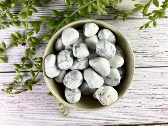 Howlite Meaning: All You Need to Know