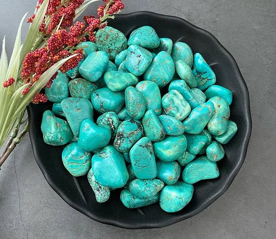 Turquoise Crystal Meaning: Benefits, Healing Properties & Uses