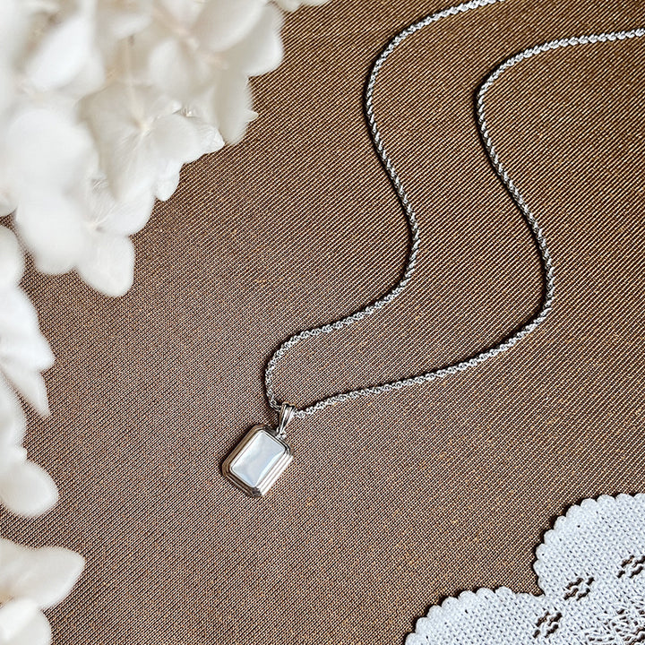 Olivenorma Rectangular Picture Frame Nacre Twist Chain Necklace - image 4