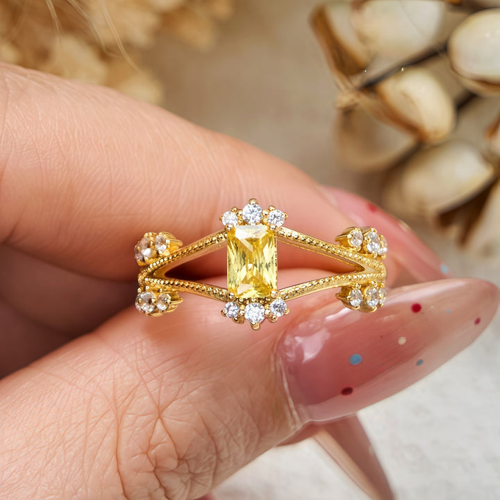 Olivenorma Exquisite Vintage Baguette Cut Citrine Ring - image 2