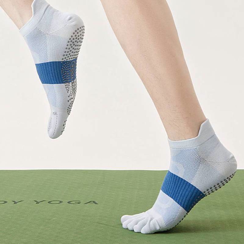Olivenorma Five Toe Yoga Socks Polyester Men's Yoga Socks - image 6