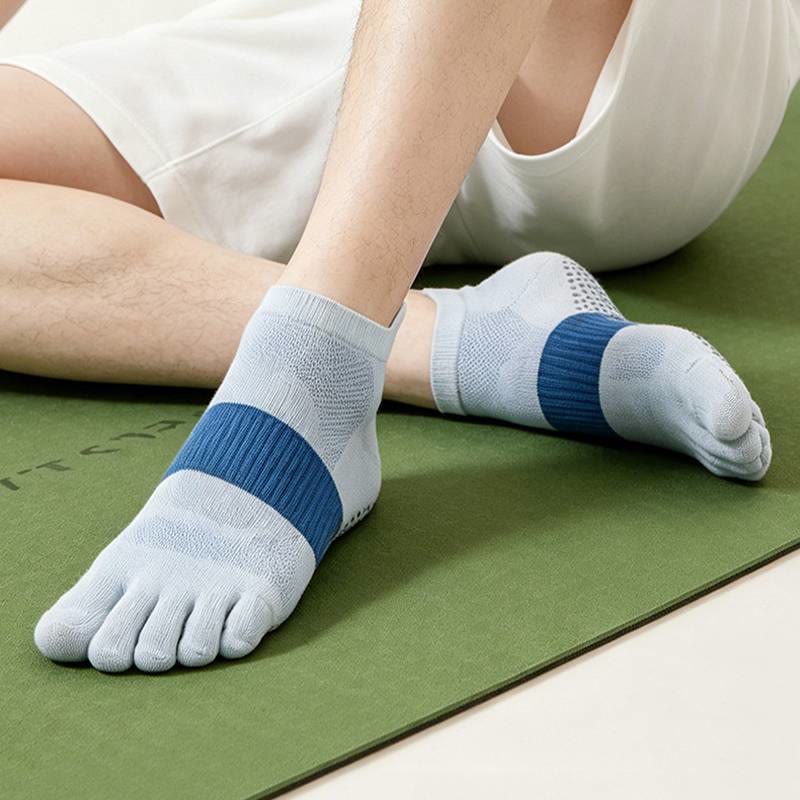 Olivenorma Five Toe Yoga Socks Polyester Men's Yoga Socks - image 7