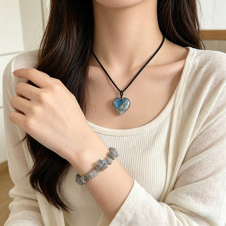 Olivenorma Crystal Chip Heart‑Pendant Design Love Symbol Bracelet - image 3