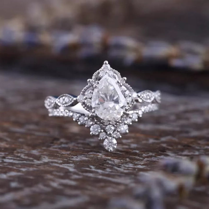 FREE Today: A Crown Designed for a Queen Oval Diamond 2Pcs Ring Set - image 4