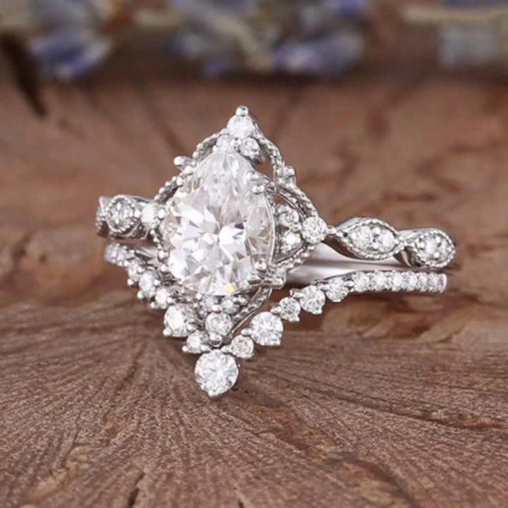 FREE Today: A Crown Designed for a Queen Oval Diamond 2Pcs Ring Set - image 3
