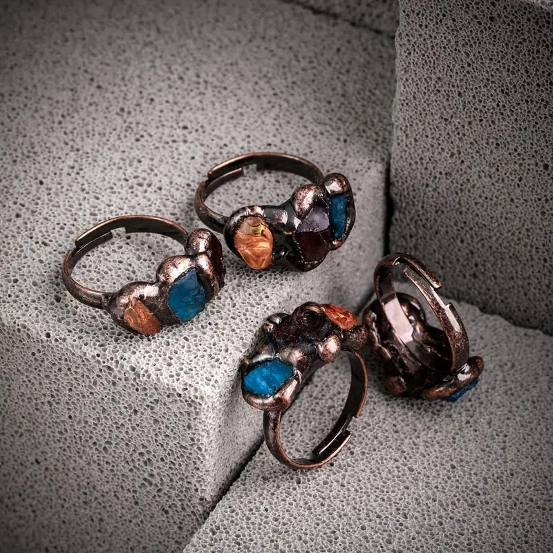 Olivenorma "The Fate" - Retro Random Color 3 Crystal Ring - image 1