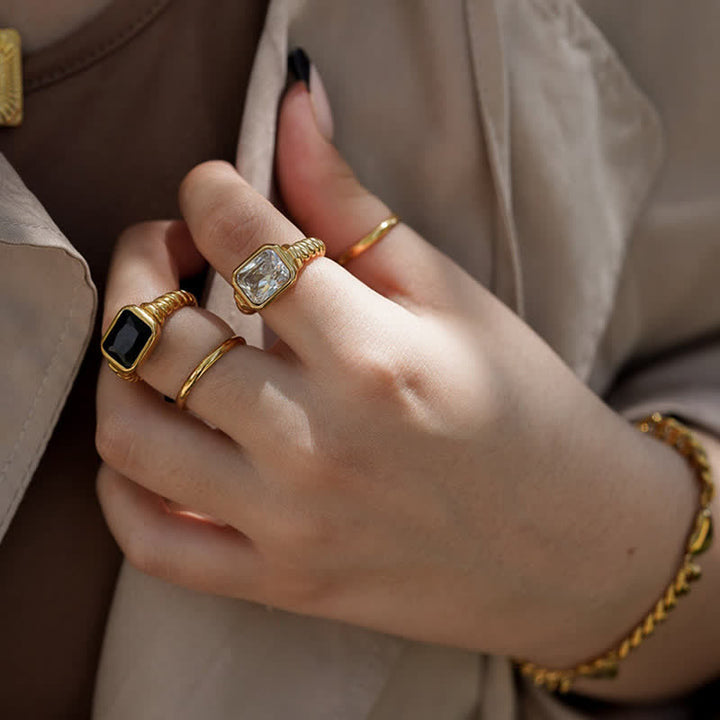 Olivenorma The Fortune Bringers - 18K Gold Emerald Signet Ring - image 3