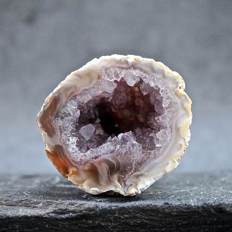 Olivenorma Natural Amethyst Geode Rock Gemstone Decoration - image 3