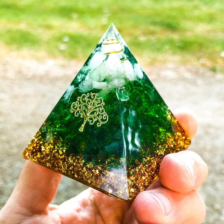 Olivenorma Green Jade & Clear Crystal Orgone Pyramid - 10*10cm - YES PLEASE $8 - image 0