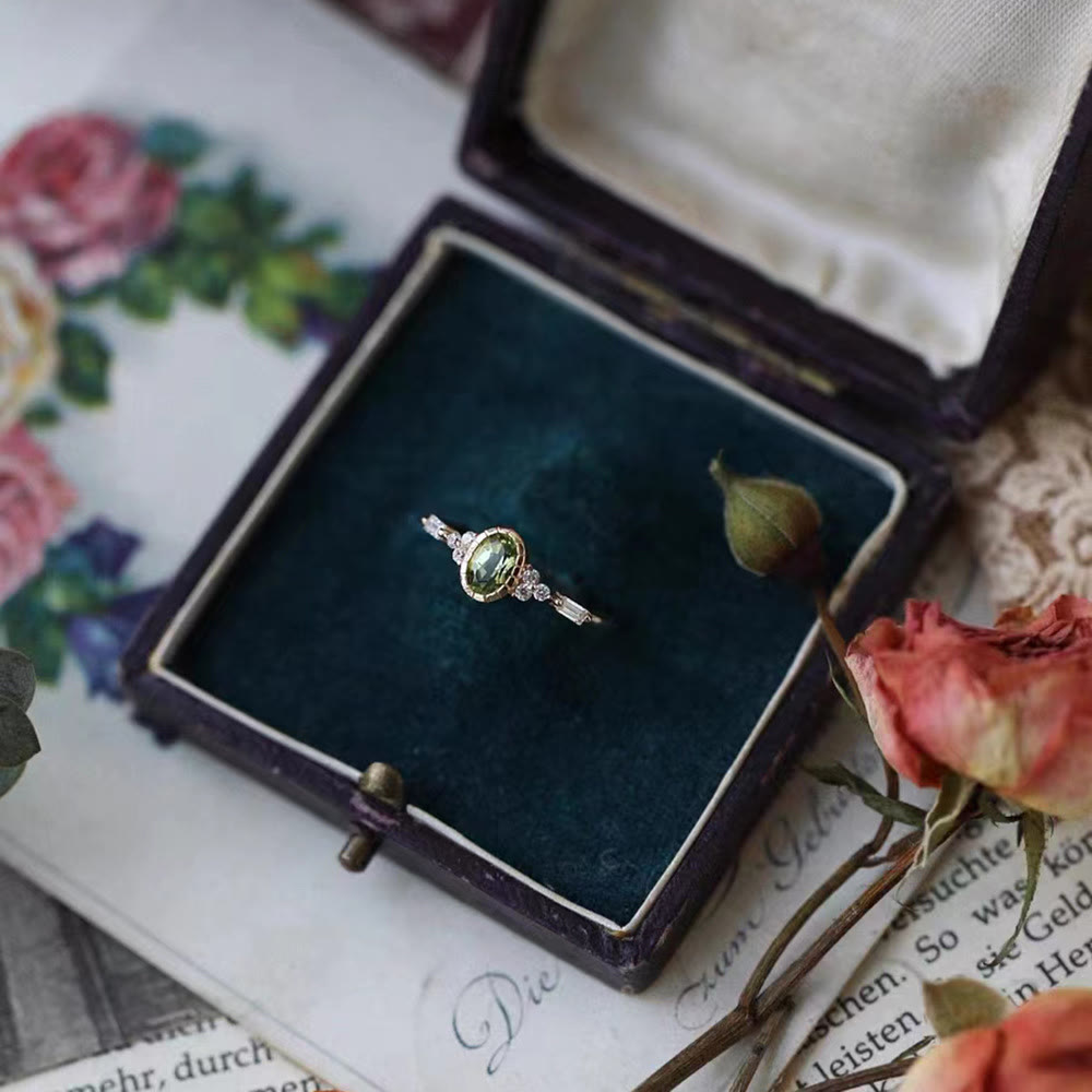Olivenorma Natural Peridot 14K Vintage Gold Ring - image 3