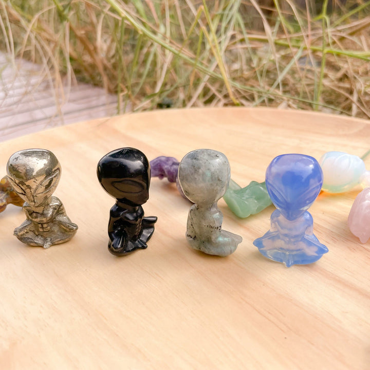 Olivenorma Natural Stones Alien Skull Carved Gemstone Decoration - image 21