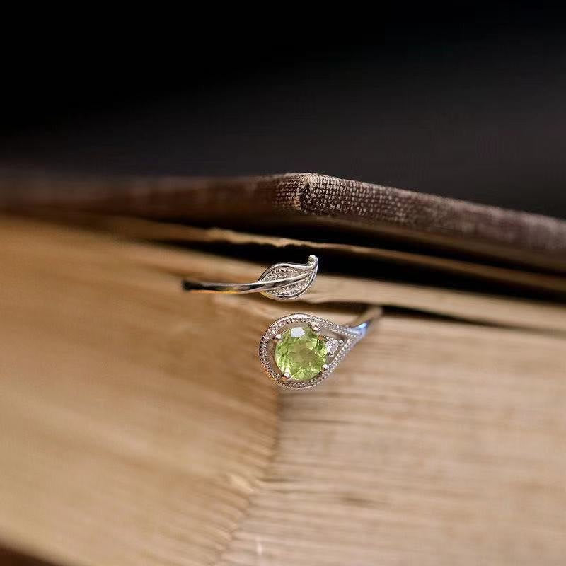 Olivenorma Vintage Delicate Peridot Leaf Ring - image 3
