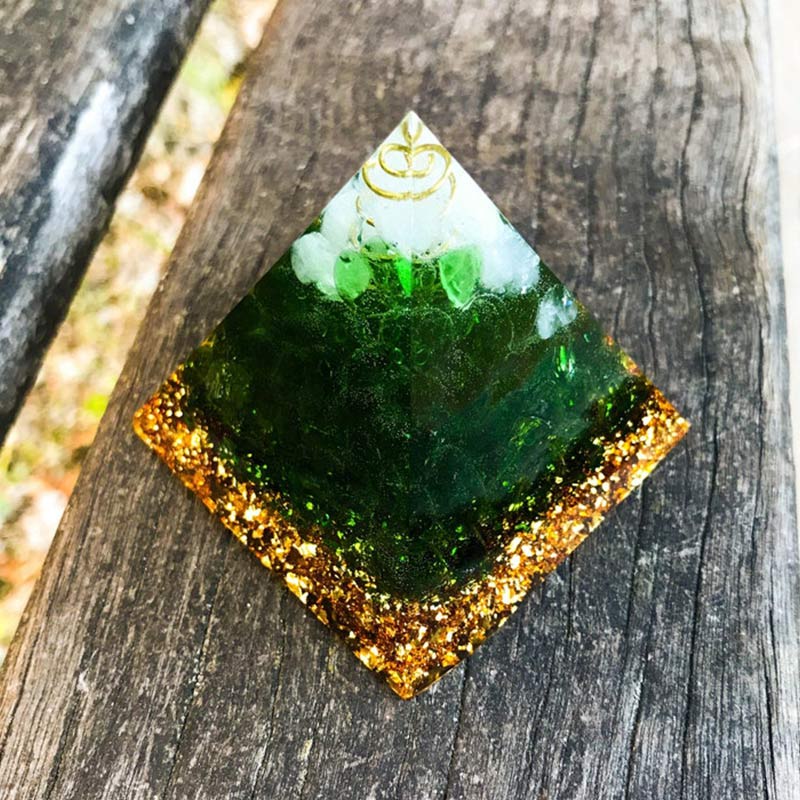 Olivenorma Green Jade & Clear Crystal Orgone Pyramid - image 3