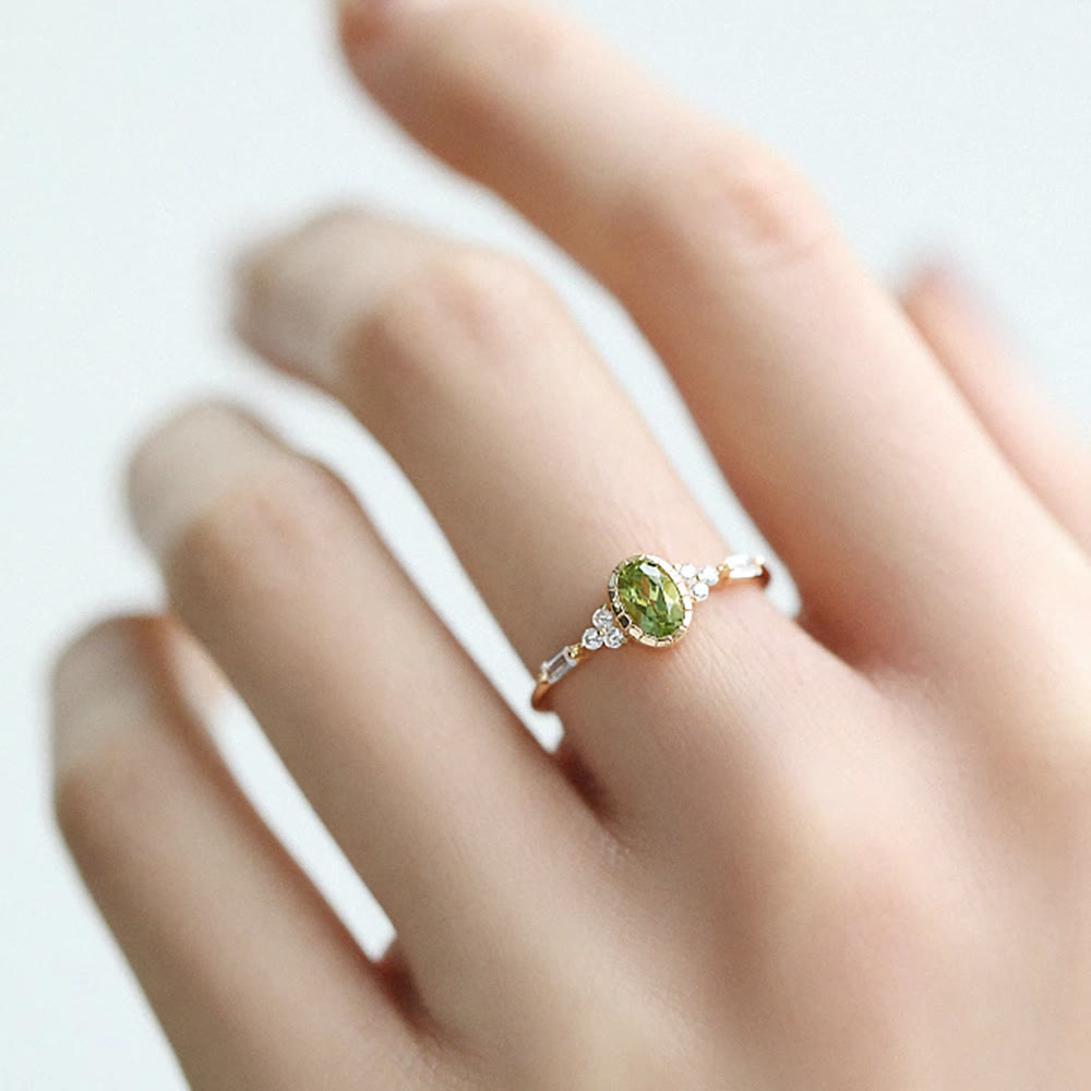 Olivenorma Natural Peridot 14K Vintage Gold Ring - image 1